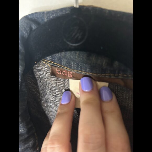 URBAN OUTFITTERS BDG Denim Jacket Dark Brown Tinted Wash Size SMALL - Picture 3 of 4